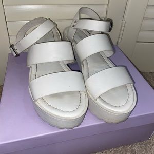 MADDEN GIRL CAPTIVE PLATFORM SANDALS